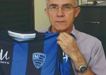 Jogador mata a facadas presidente do clube após demissão