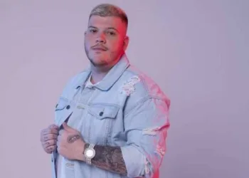 Ferrugem ganha processo no qual ex o acusa de vazar nudes dela
