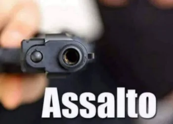 MULHER É ASSALTADA DENTRO DE UM SHOPPING NA ZONA OESTE ( VIDEO)