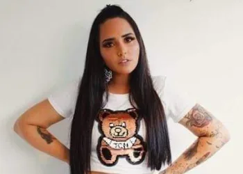EX MARIDO DIZ QUE A ESPOSA E CANTORA FAMOSA  ESTAVA VENDENDO NUDEZ