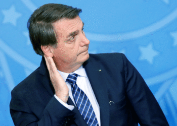 Bolsonaro avalia incluir cloroquina no Farmácia Popular