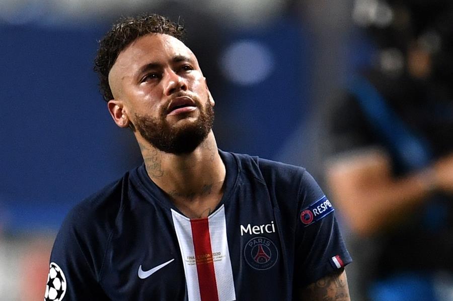 Neymar testa positivo para Covid-19 e ficará em isolamento