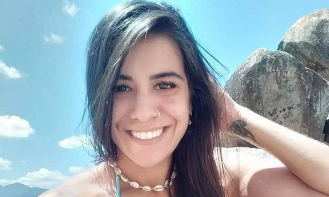 POLÍCIA INVESTIGA USO DE TRÊS FACAS EM MORTE DE ATRIZ PORNÔ NO RJ
