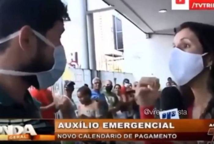 Após levar empurrão, repórter briga com funcionário da Caixa