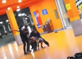 “A gente gritava estão matando o cara, mas continuaram até ele parar de respirar’