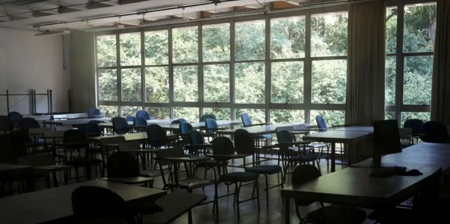 Cientistas da UFRJ dizem que reabertura de escolas é imprescindível