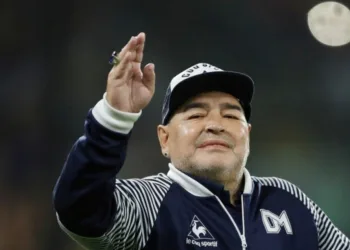 Diego Maradona é internado em clínica na Argentina