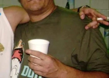 HOMEM MATA O PRÓPRIO IRMÃO EM PACIÊNCIA