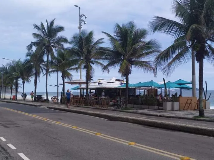 Quiosques da orla carioca poderão ter pequenas festas de Réveillon