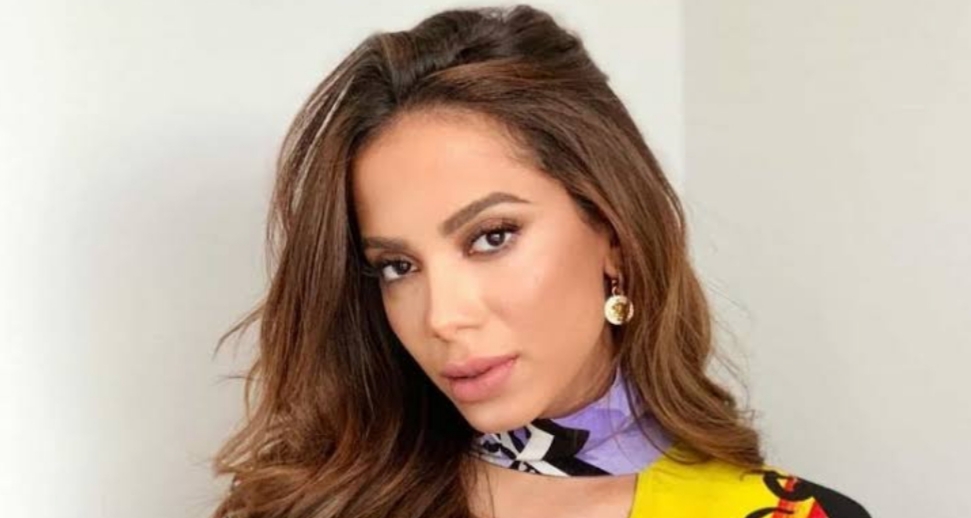 Anitta explica seu afastamento da internet: ‘Muito tóxica’