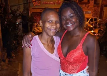 Deise do tombo arrecada mais de R$ 60 mil para vizinha com câncer em apenas um dia: ‘Estou aqui para ajudar’