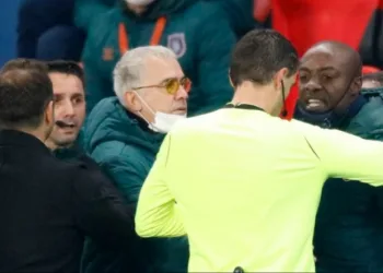 Liga dos Campeões: jogadores deixam partida e acusam juiz de racismo
