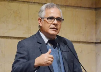 Vereador Fernando William está com Covid-19 e aguarda vaga em hospital particular