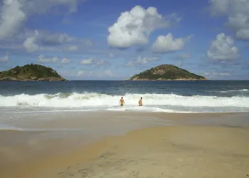 Única praia de nudismo do Rio reabriu neste sábado, 12