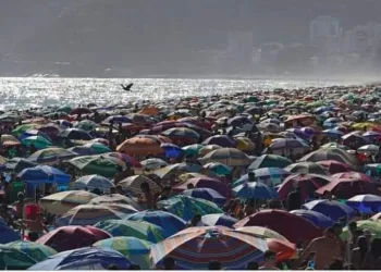 PREFEITURA DO RIO PROÍBE ESTACIONAMENTO NA ORLA E SUSPENDE ÁREAS DE LAZER