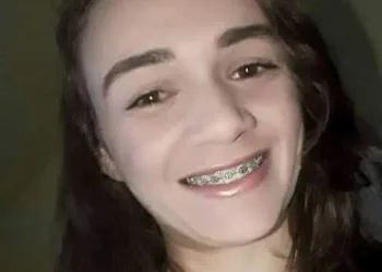 Homem mata ex mulher com 36 facadas no RJ