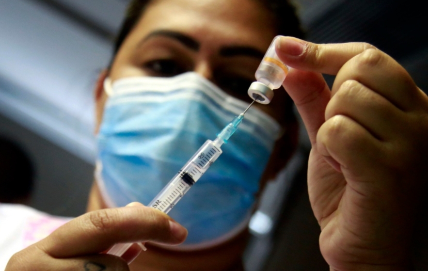 Saiba tudo sobre a vacinação da população mais idosa que começa na segunda-feira