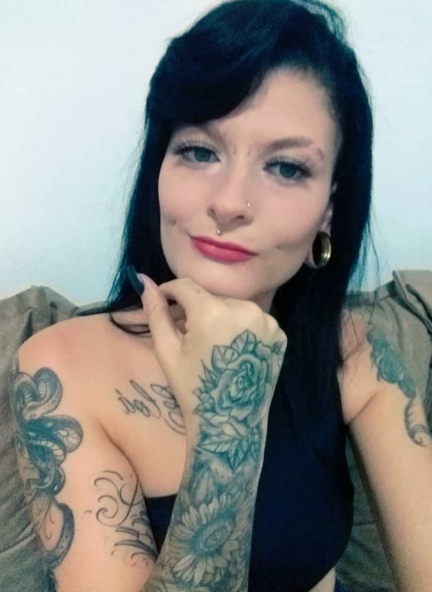 Vídeo – Criminosos executam uma mulher e filmam o crime