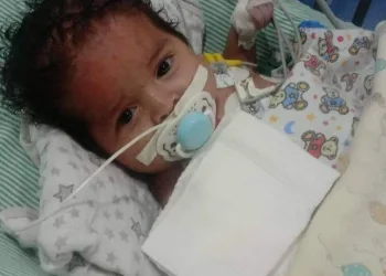 CRIANÇA INTERNADA NO HOSPITAL ALBERT SCHWEITZER EM REALENGO PRECISA DE AJUDA