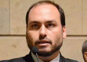 Carlos Bolsonaro apresenta projeto de Lei que pretende dificultar implementação de lockdown no Rio