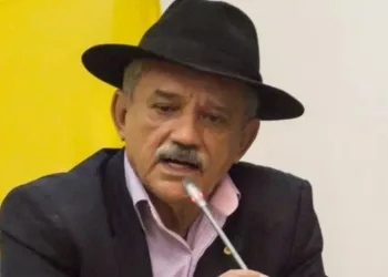 Ex-deputado Luiz Carlos Ramos é internado com Covid-19