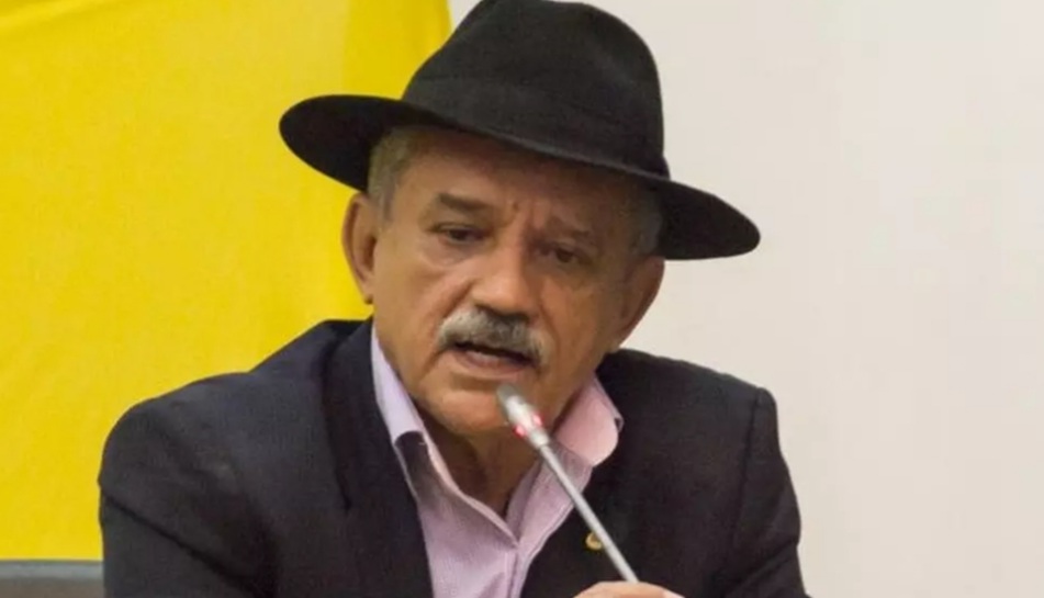 Ex-deputado Luiz Carlos Ramos é internado com Covid-19