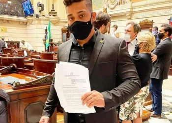 VEREADOR GABRIEL MONTEIRO QUER REDUZIR EM 50% SALÁRIOS DE POLÍTICOS NO RIO DURANTE A PANDEMIA