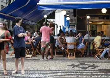 Prefeitura do Rio anuncia segunda-feira funcionamento apenas de serviços essenciais por dez dias