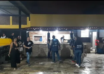 Prefeitura do Rio estoura festa clandestina com 100 pessoas na Zona Oeste