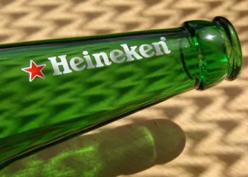 Heineken anuncia vagas de emprego com salários de até R$2.000