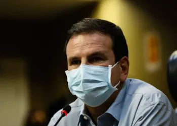 EDUARDO PAES TESTA POSITIVO PARA A COVID-19 PELA SEGUNDA VEZ