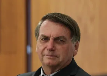 Jair Bolsonaro anuncia abertura de mais 8 mil leitos de UTI