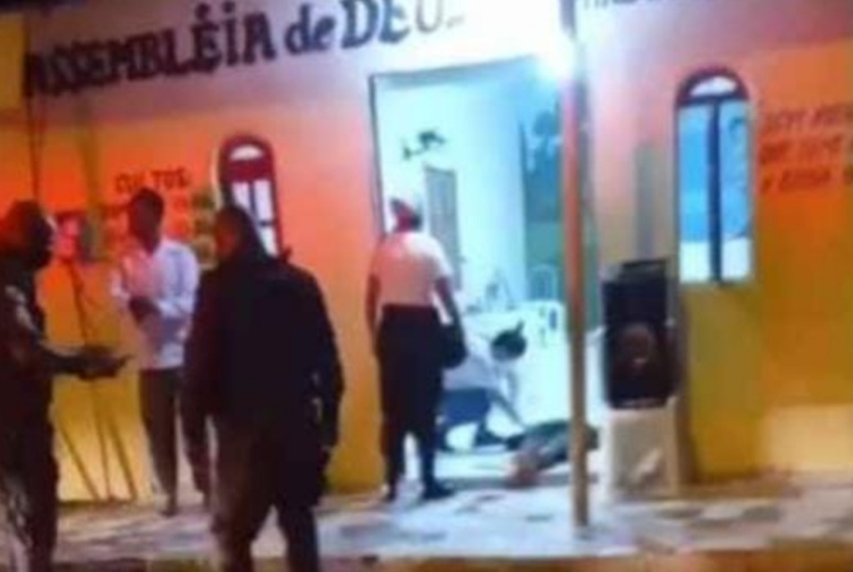 HOMEM É EXECUTADO DENTRO DA IGREJA DURANTE O CULTO NO RJ