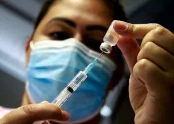 Grávidas com comorbidade podem se vacinar contra Covid-19 em um dos postos do município