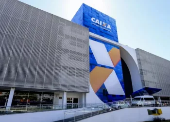 Funcionários da Caixa anunciam greve em todo o país a partir de terça-feira (27)