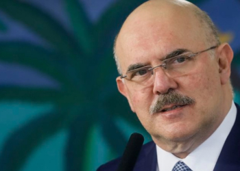 Ministro da Educação afirma que crianças ‘não leem, mas sabem colocar camisinha’