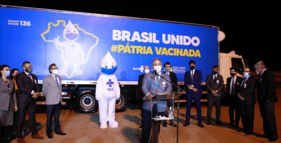 Chega ao Brasil 1º lote da vacina da Pfizer-BioNTech