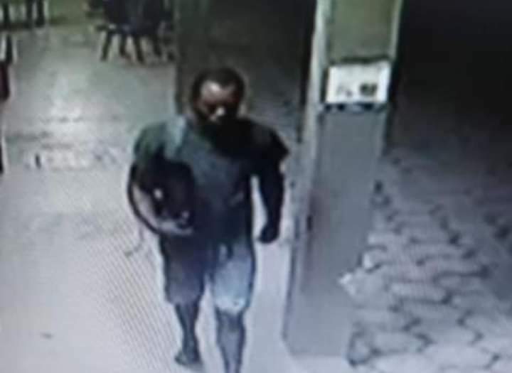 CINQUENTA VACINAS CORONAVAC SÃO FURTADAS EM CENTRO MUNICIPAL DE SAÚDE DO RIO