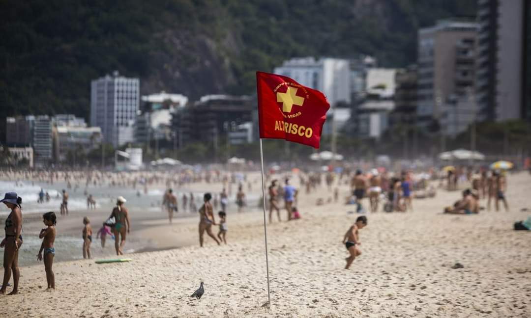 PRAIAS, RESTAURANTES E BOATES LIBERADAS