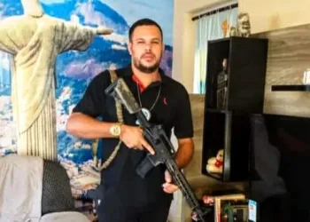 Polícia Prende Homem Que Se Passava Por Policial Civil.
