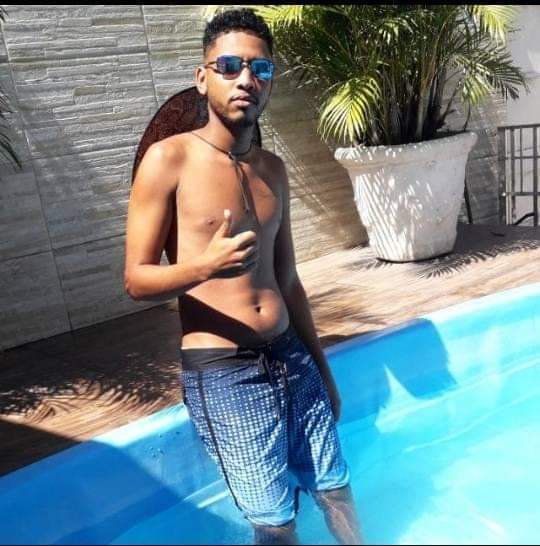 JOVEM É ASSASSINADO NO RJ ( VIDEO)