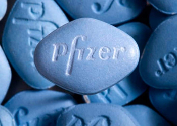 FABRICANTE DE VACINAS E MEDICAMENTOS PREPARA PÍLULA CONTRA A COVID-19.