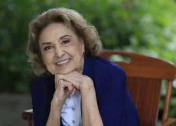 ATRIZ EVA WILMA ESTÁ INTERNADA EM UTI