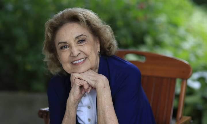 ATRIZ EVA WILMA ESTÁ INTERNADA EM UTI