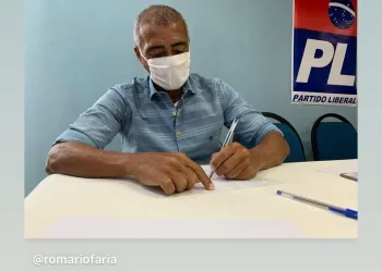 Senador Romário assina filiação ao Partido Liberal (PL)