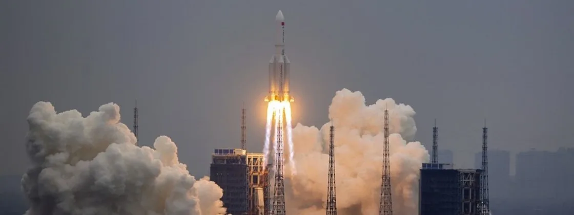 Foguete chinês descontrolado cairá na Terra nos próximos dias