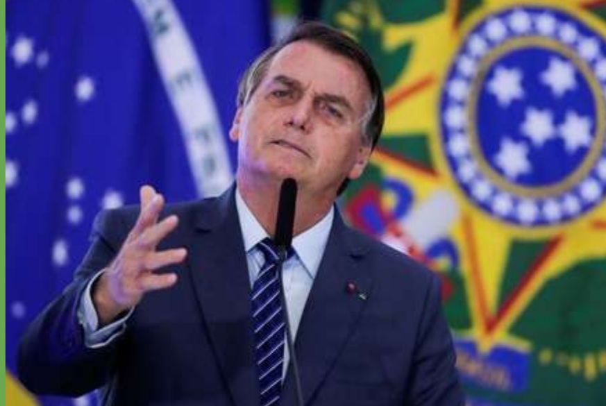 BOLSONARO PARABENIZA POLÍCIA APÓS OPERAÇÃO QUE DEIXOU 28 MORTOS NO JACAREZINHO