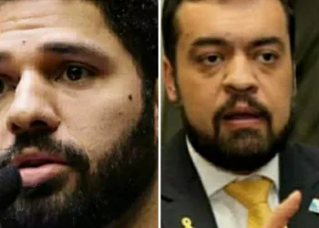 DEPUTADO DO PSOL PROTOCOLA PEDIDO DE IMPEACHMENT DO GOVERNADOR DO RIO POR CAUSA DA OPERAÇÃO NO JACAREZINHO