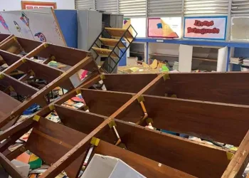 CIEP É DESTRUÍDO POR VÂNDALOS NA ZONA OESTE