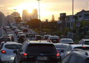 Prefeitura do Rio oferecerá bônus a servidores que aplicarem mais multas